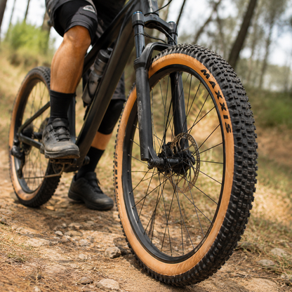 Maxxis Recon Race 27.5 x 2.25 Tan Wall Neumático MTB XC Rápido y Ligero Cara Café