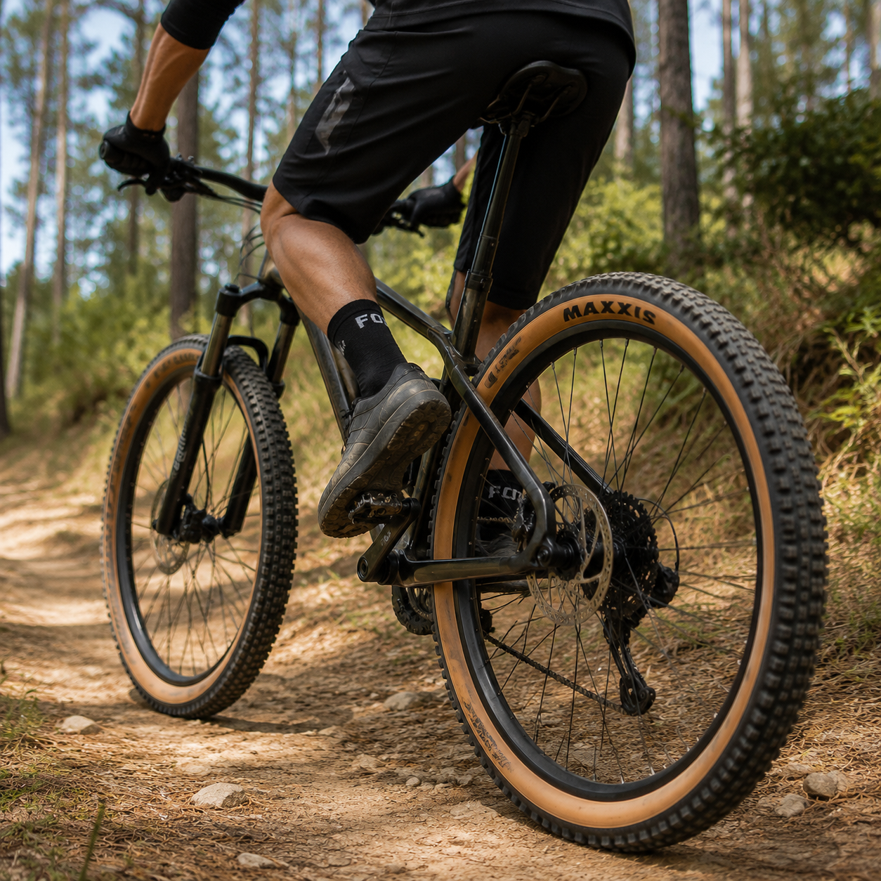 Maxxis Recon Race 27.5 x 2.25 Tan Wall Neumático MTB XC Rápido y Ligero Cara Café