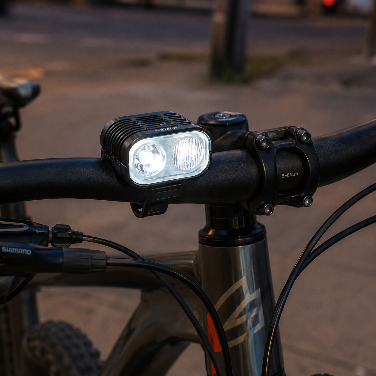Foco Delantero Recargable para Bicicleta con Bocina | Luz LED 300 Lúmenes